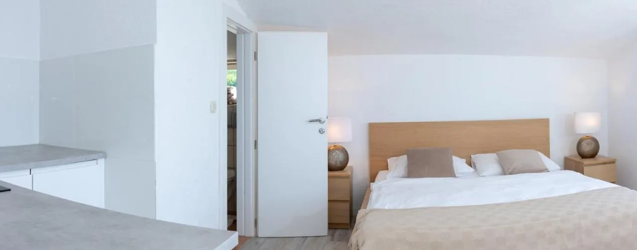Apartment The View Split. Highlight With Roof-Top-Terrace And Pool Kastela