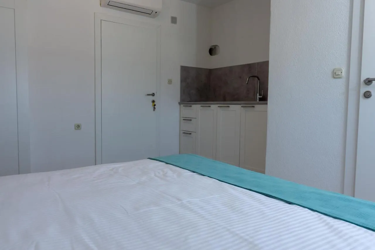 The View Split. Highlight With Roof-Top-Terrace And Pool Kastela