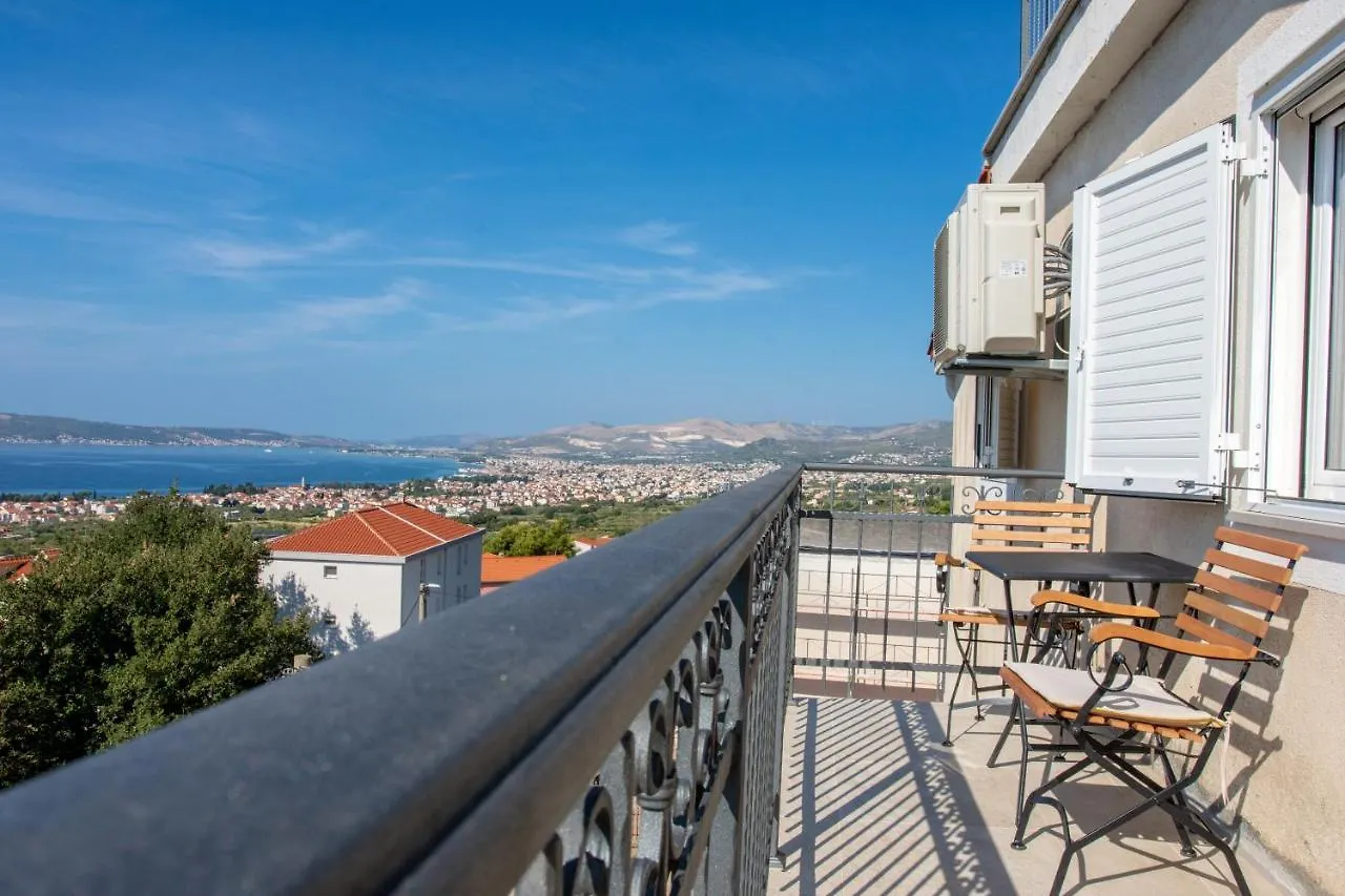 The View Split. Highlight With Roof-Top-Terrace And Pool Kastela